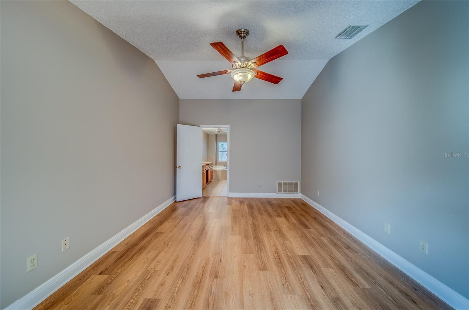 Image 14 of 68 For 1112 Woodcrest Avenue