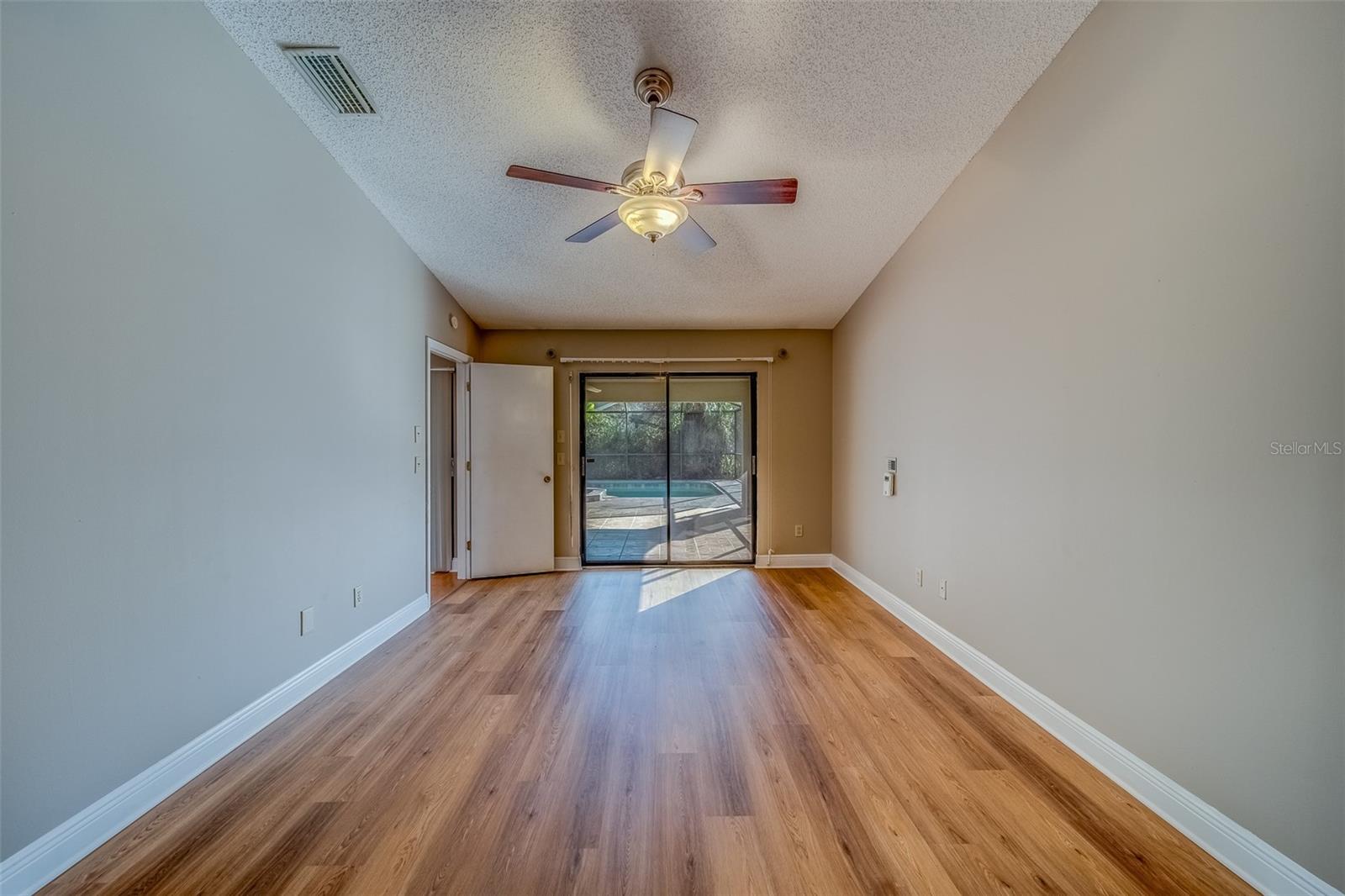 Image 15 of 68 For 1112 Woodcrest Avenue