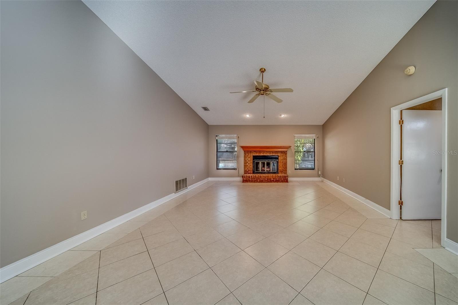 Image 32 of 68 For 1112 Woodcrest Avenue