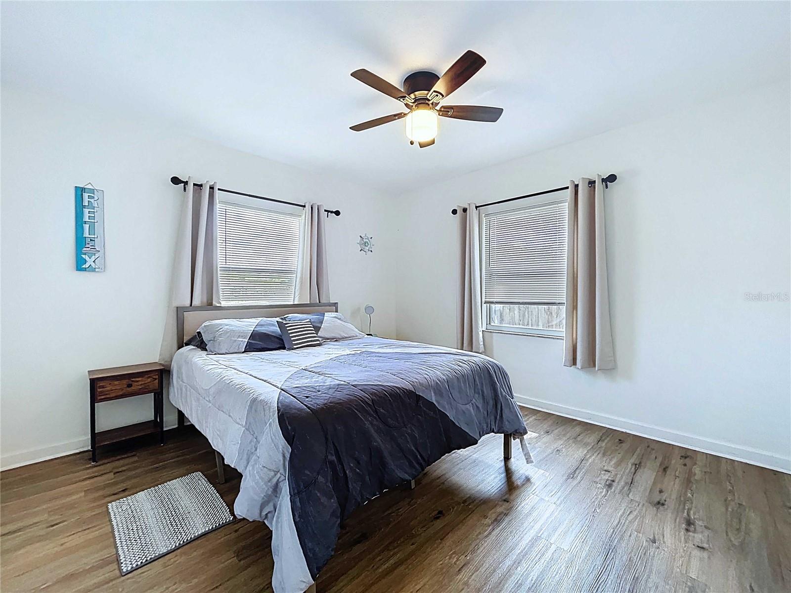 Listing photo id 16 for 1271 Nicholson Street