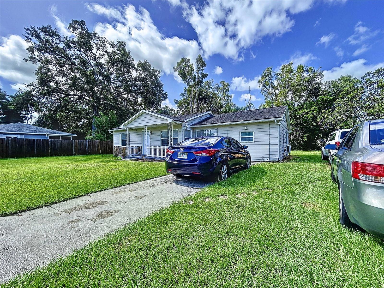Listing photo id 1 for 1271 Nicholson Street