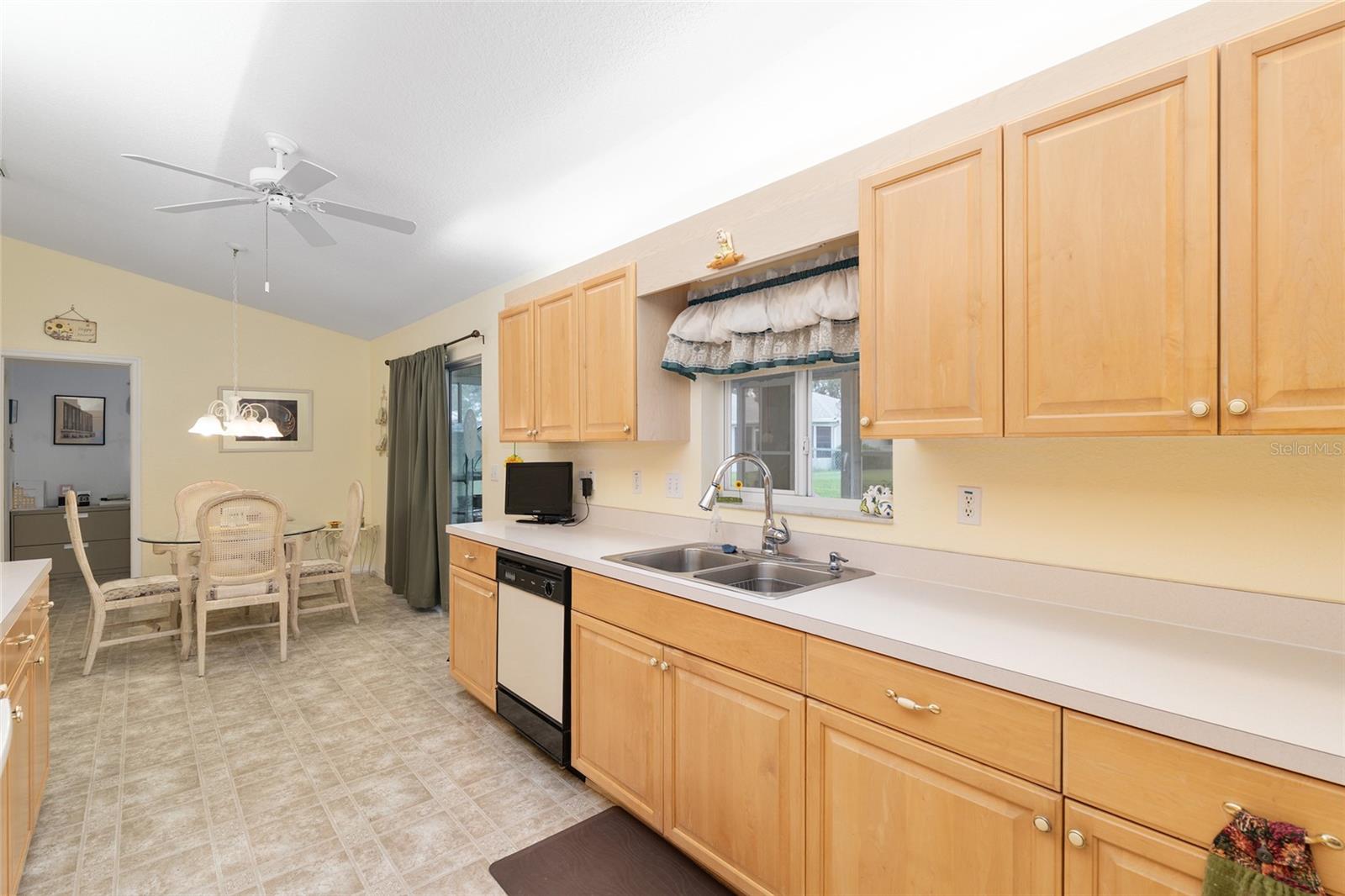 Image 16 of 73 For 11335 138th Lane