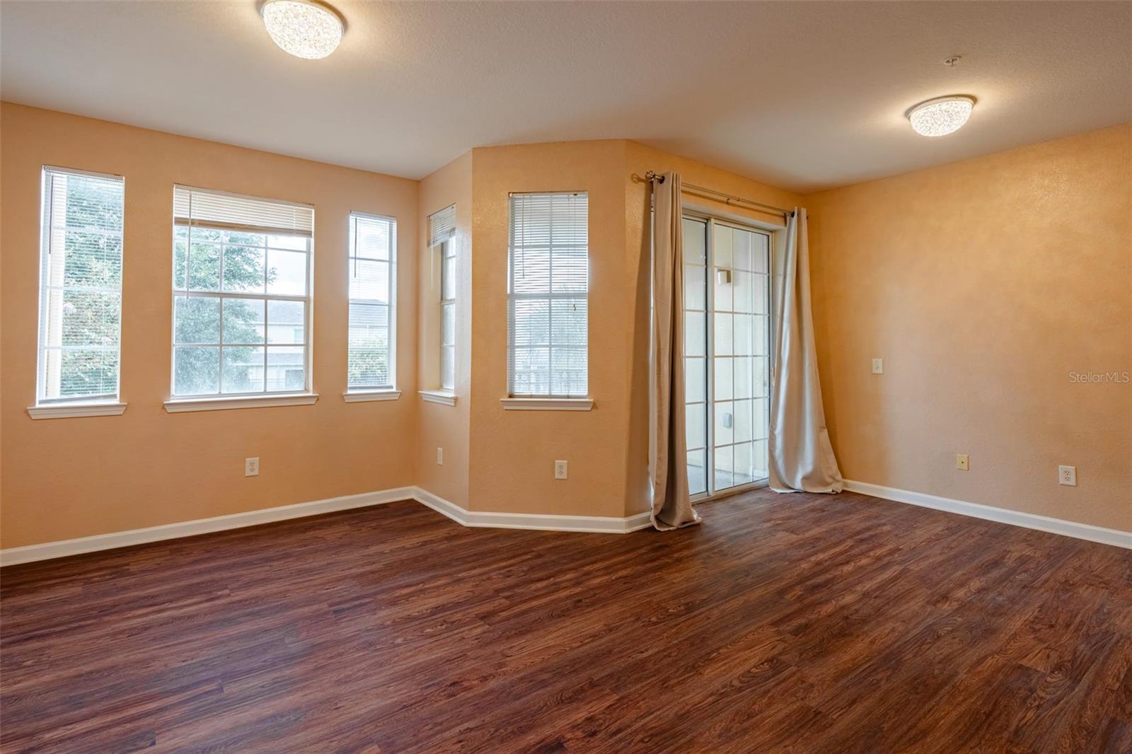 Image 14 of 27 For 709 Terrace Ridge Circle 428
