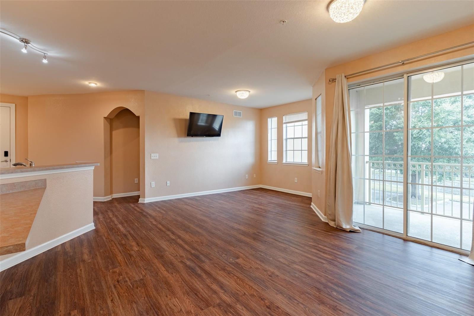 Image 16 of 27 For 709 Terrace Ridge Circle 428