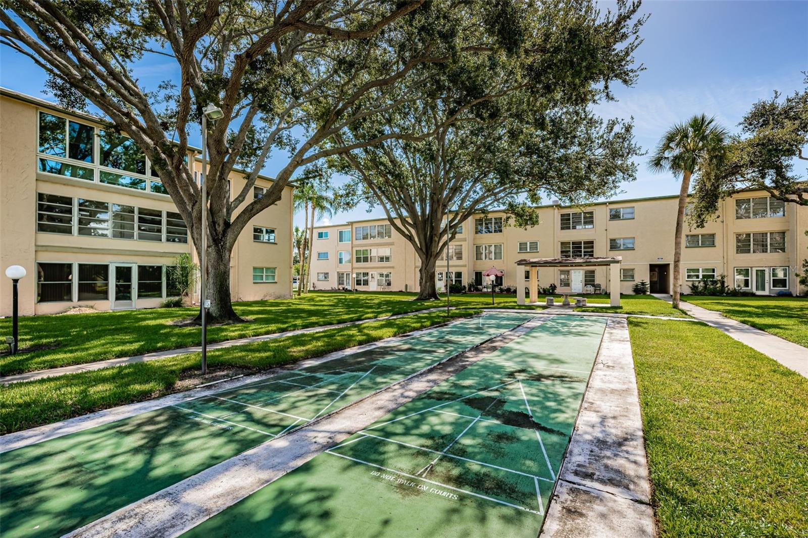 Image 15 of 19 For 11720 Park Boulevard 107