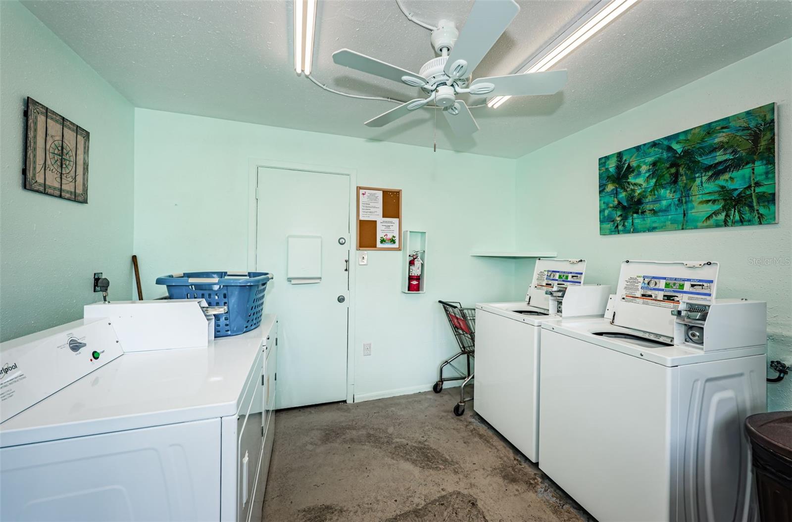 Image 16 of 19 For 11720 Park Boulevard 107