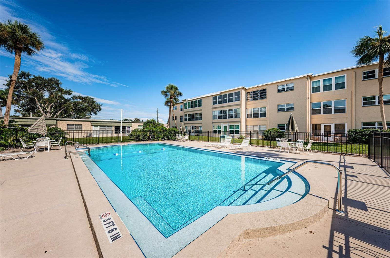 Image 2 of 19 For 11720 Park Boulevard 107