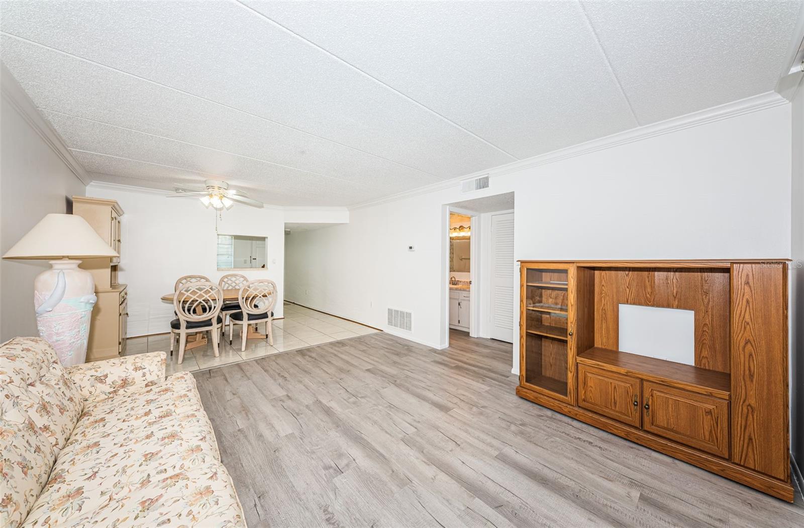 Image 6 of 19 For 11720 Park Boulevard 107