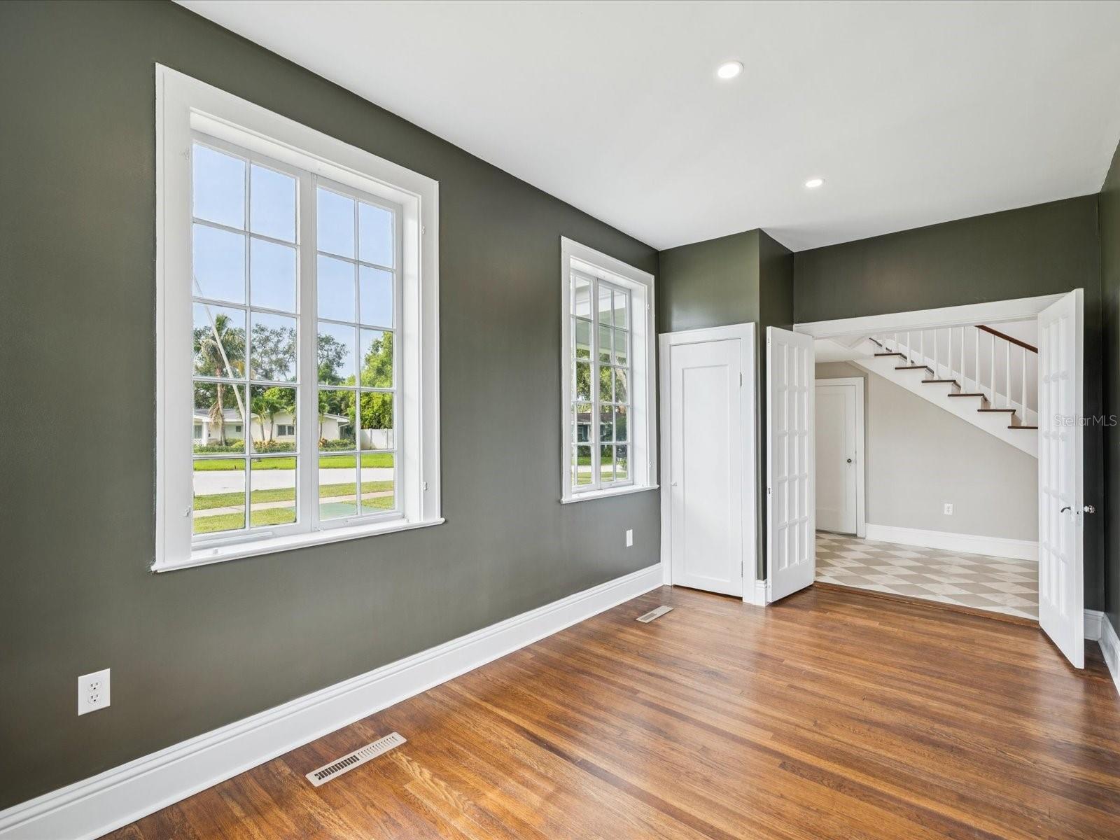 Image 14 of 62 For 456 Gardenia Street
