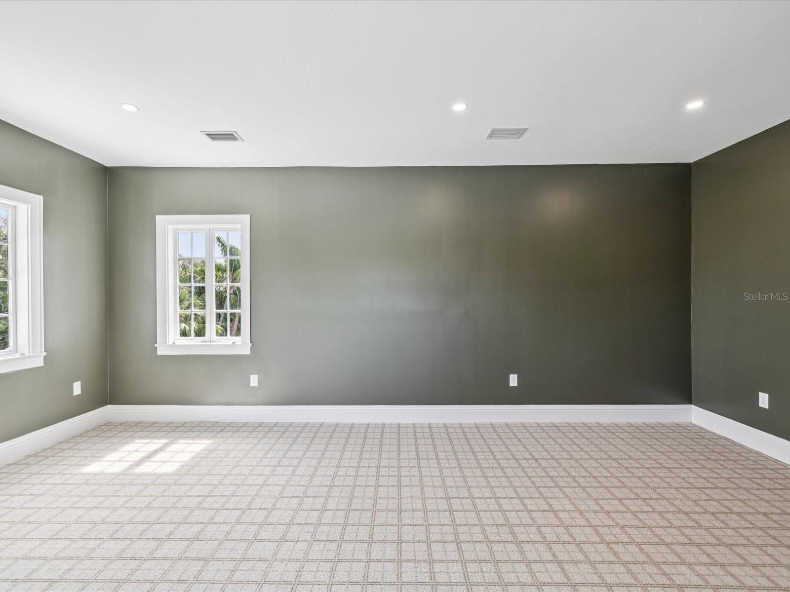 Image 29 of 62 For 456 Gardenia Street