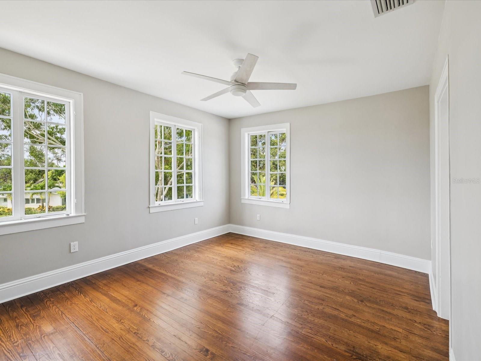 Image 31 of 62 For 456 Gardenia Street