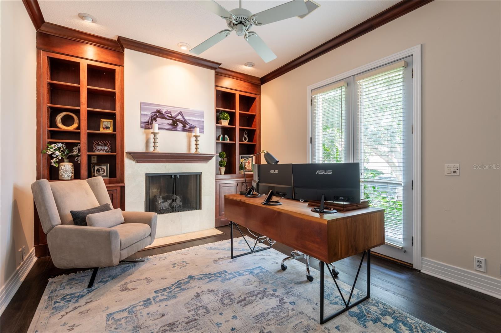 Image 15 of 100 For 4703 Dolphin Cay Lane S