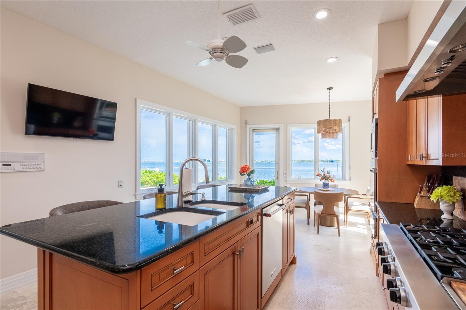 Image 18 of 100 For 4703 Dolphin Cay Lane S