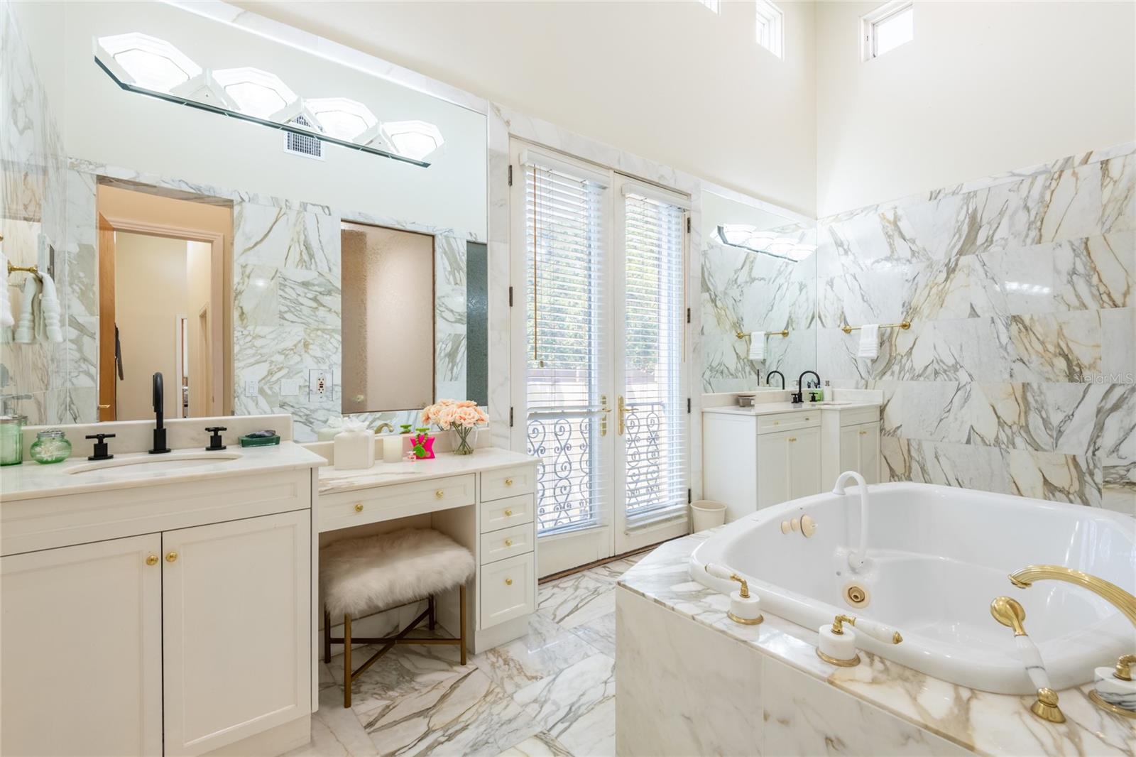 Image 37 of 100 For 4703 Dolphin Cay Lane S