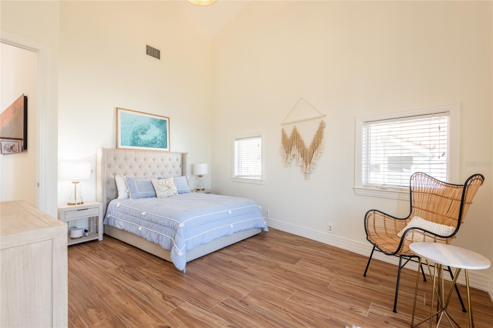 Image 46 of 100 For 4703 Dolphin Cay Lane S