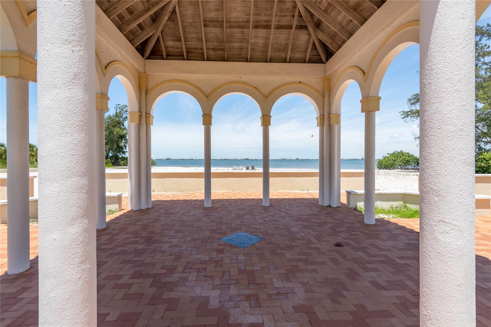 Image 87 of 100 For 4703 Dolphin Cay Lane S