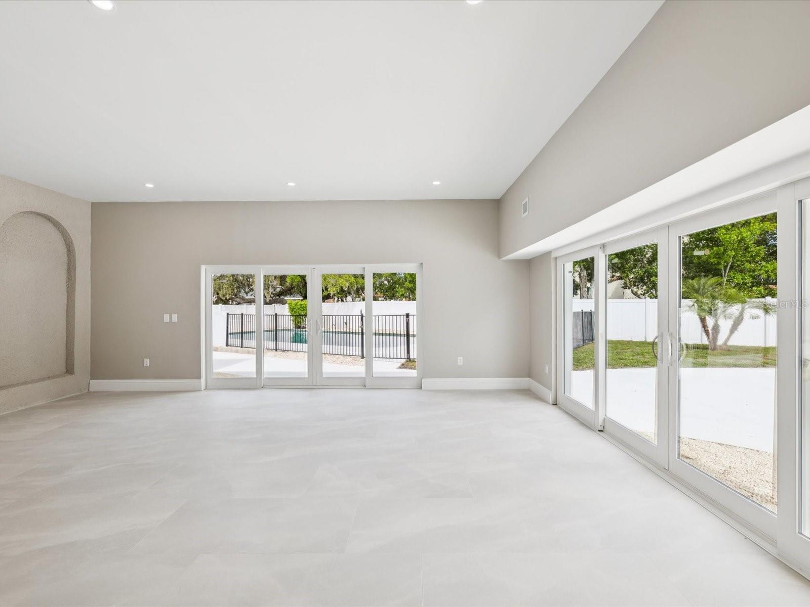 Image 24 of 62 For 456 Gardenia Street