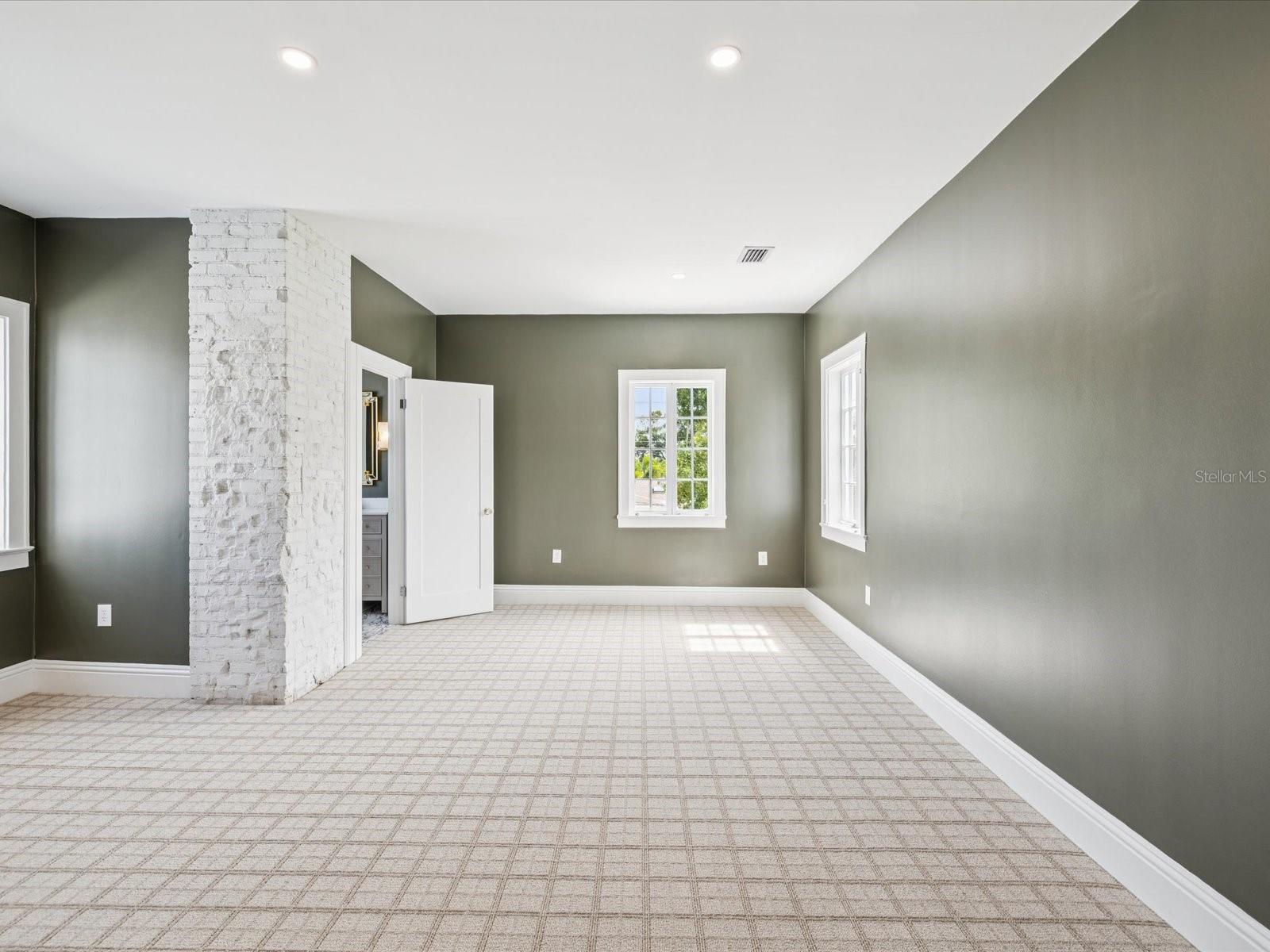 Image 30 of 62 For 456 Gardenia Street