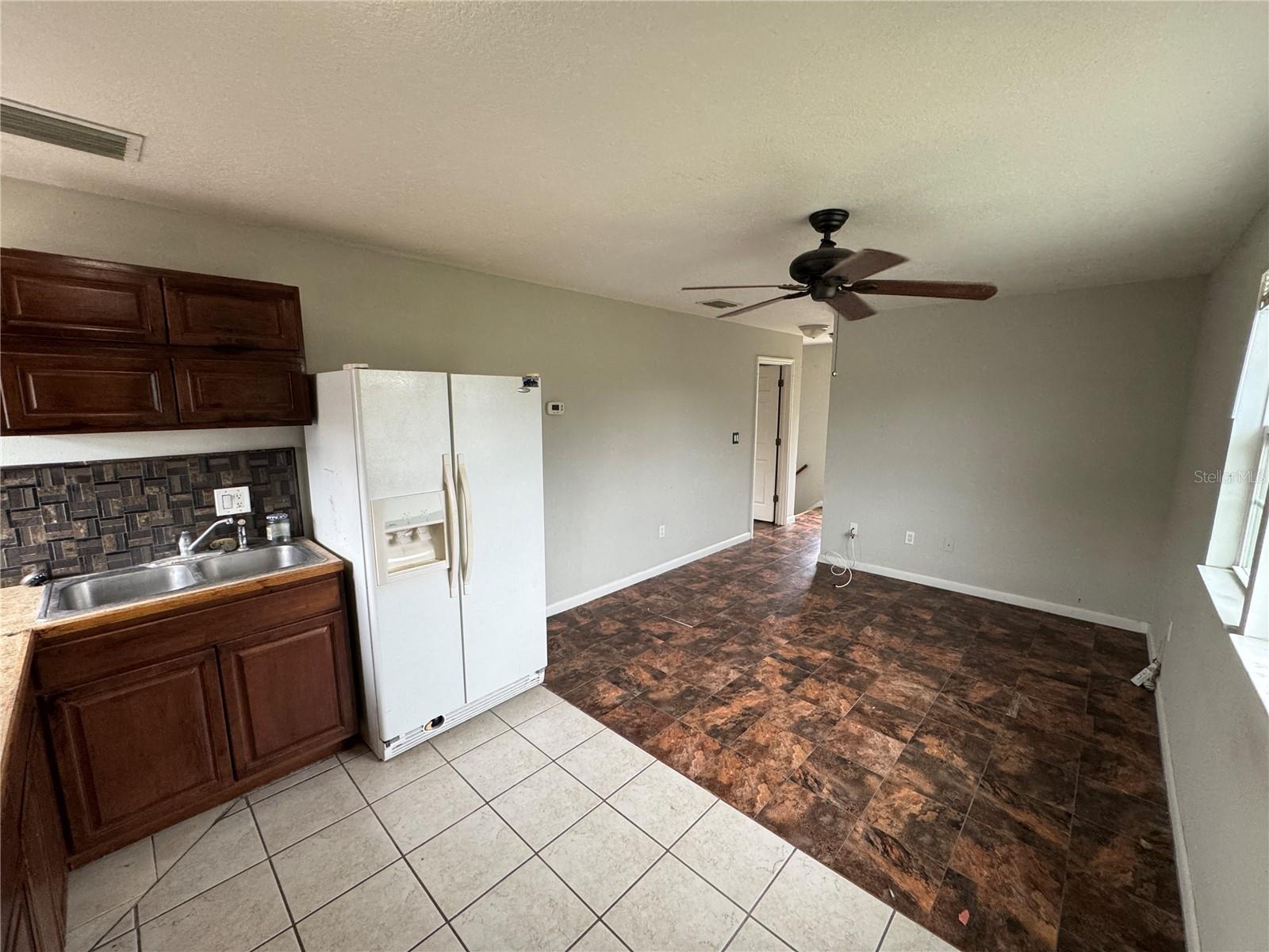 Image 4 of 15 For 9407 Riverview Drive A
