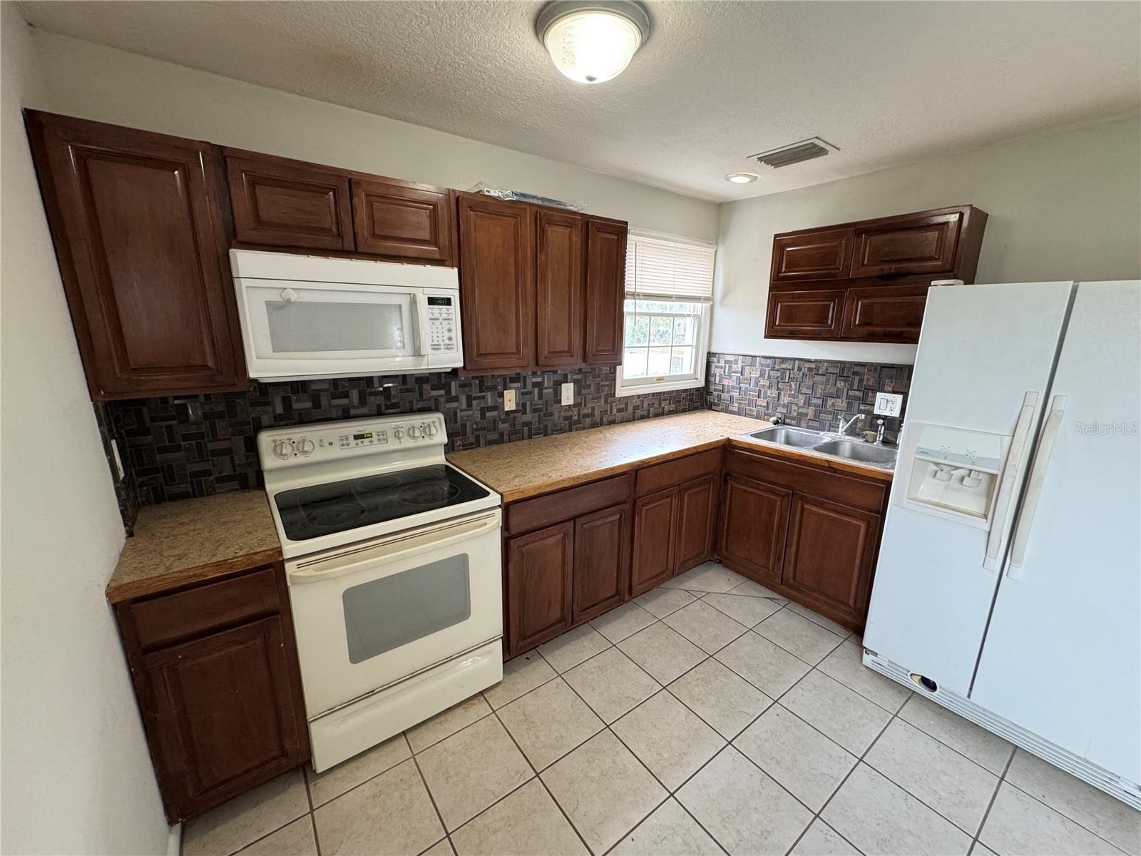 Image 5 of 15 For 9407 Riverview Drive A