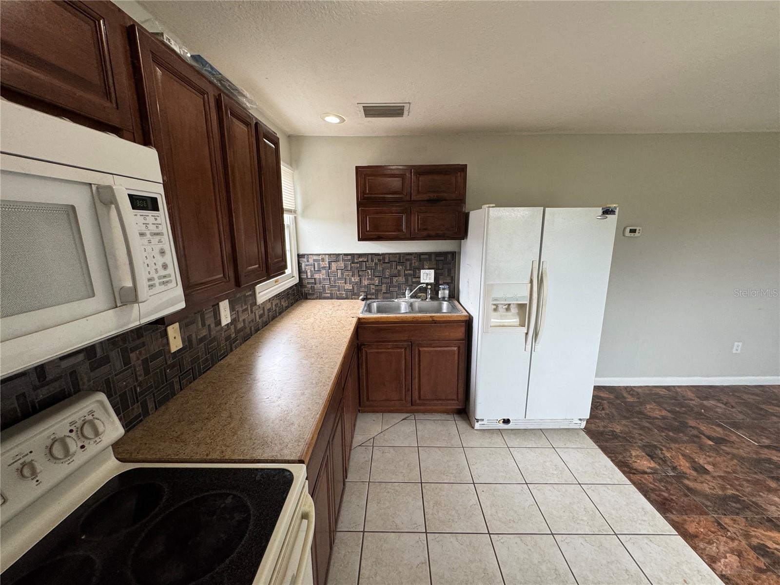 Image 6 of 15 For 9407 Riverview Drive A