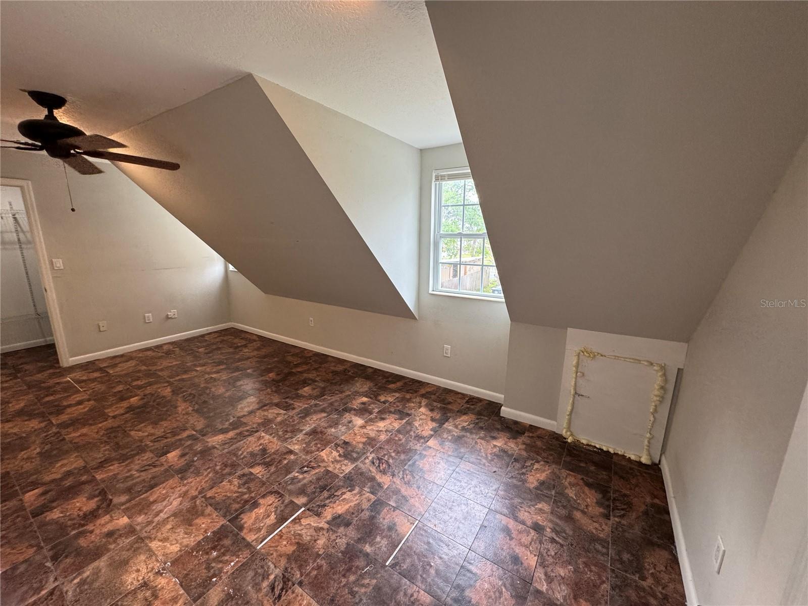 Image 8 of 15 For 9407 Riverview Drive A