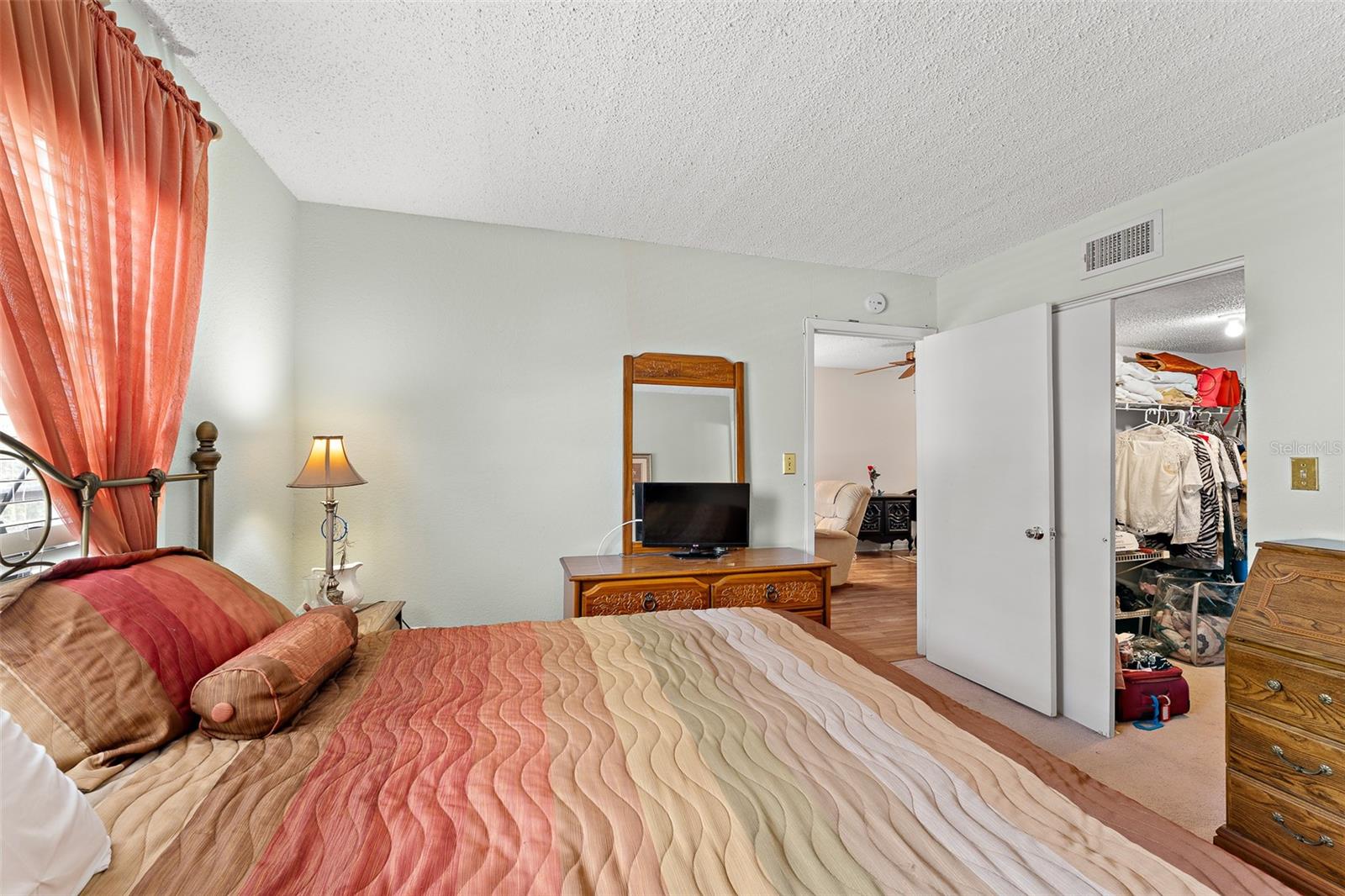 Listing photo id 9 for 4746 Azalea Drive 105c