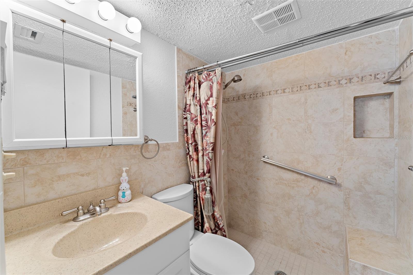 Listing photo id 11 for 4746 Azalea Drive 105c