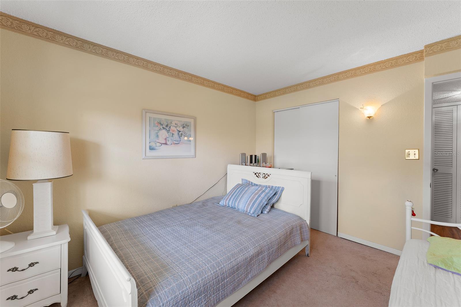 Listing photo id 16 for 4746 Azalea Drive 105c