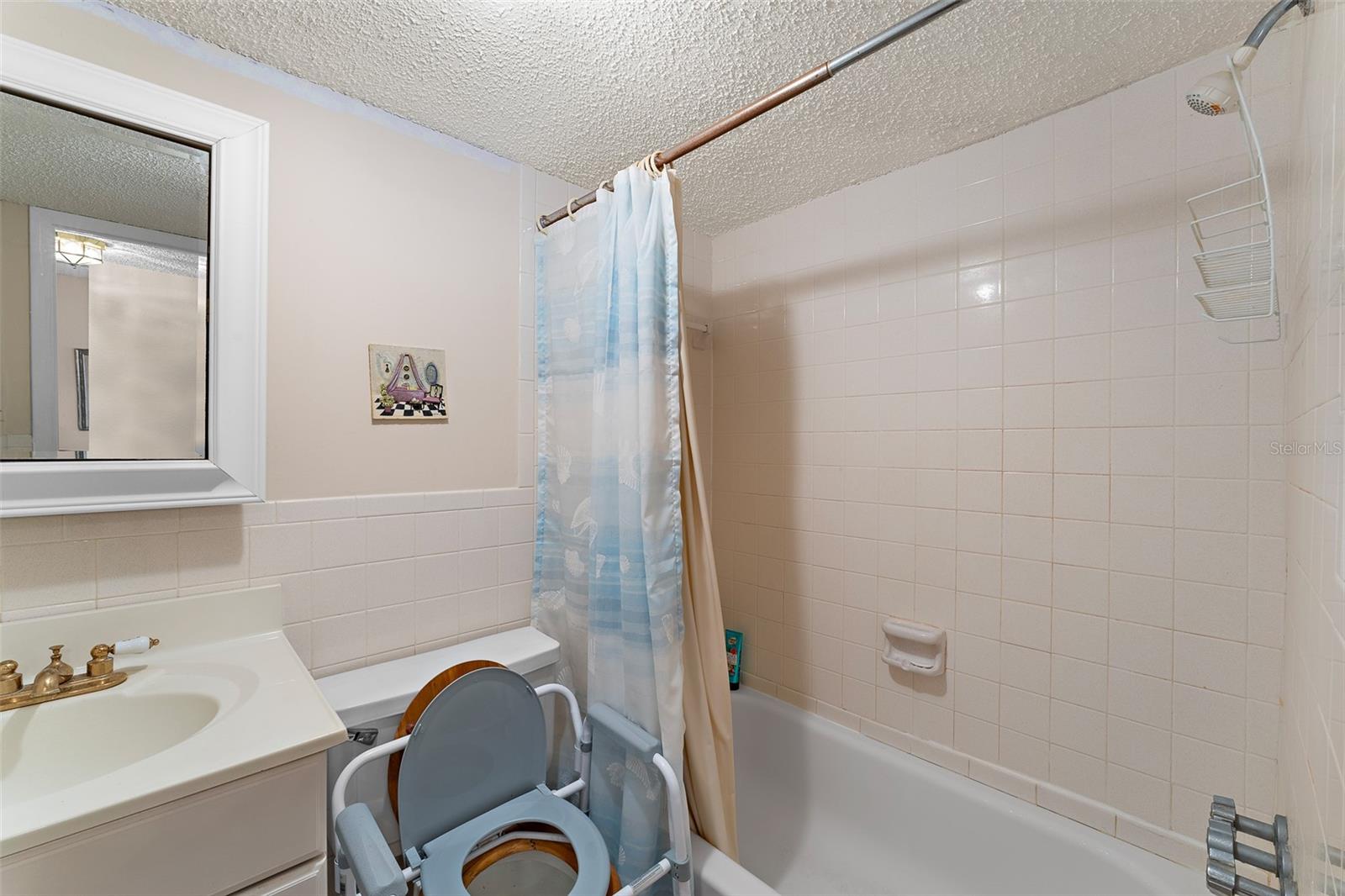 Listing photo id 17 for 4746 Azalea Drive 105c