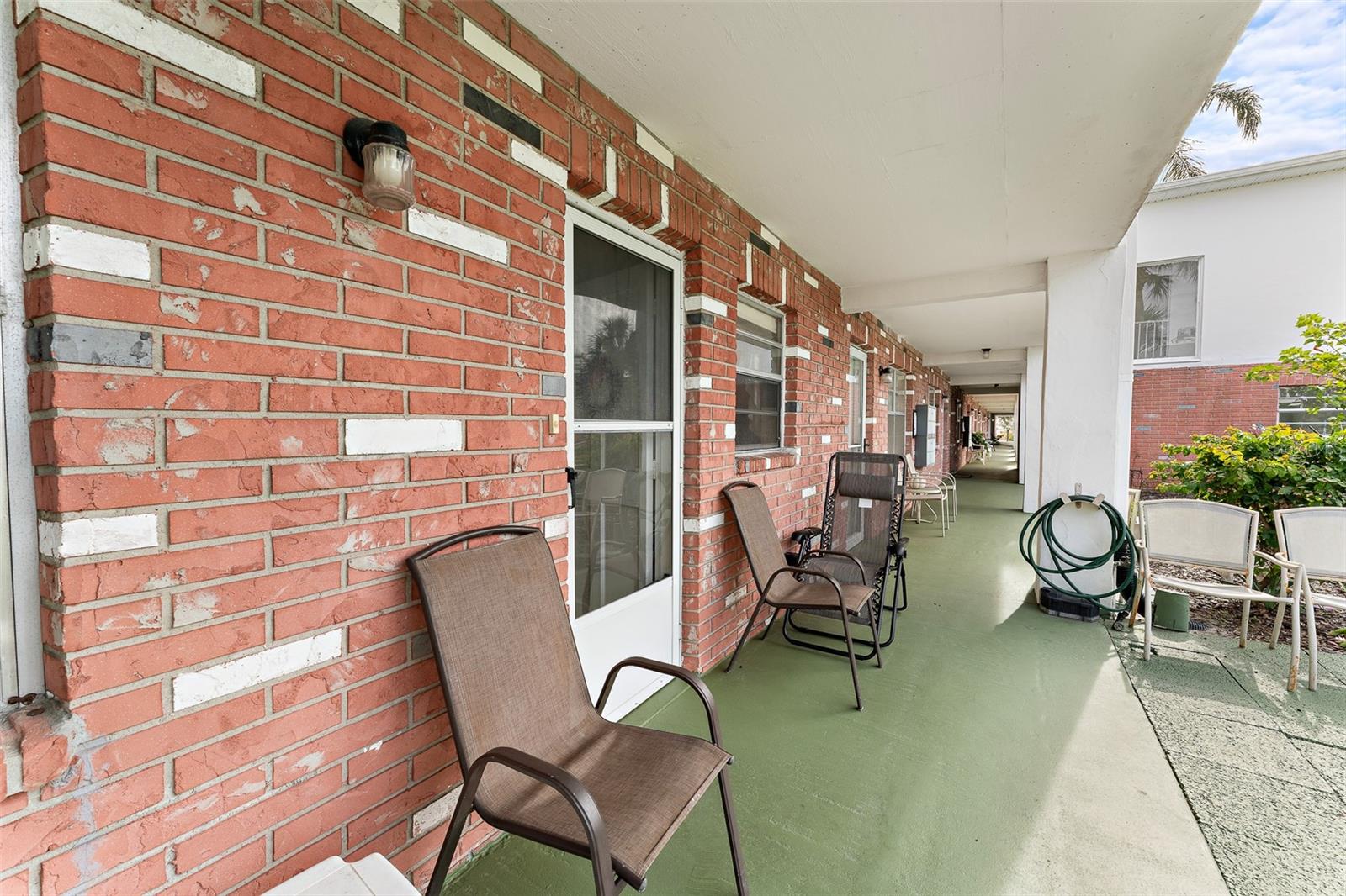 Listing photo id 19 for 4746 Azalea Drive 105c