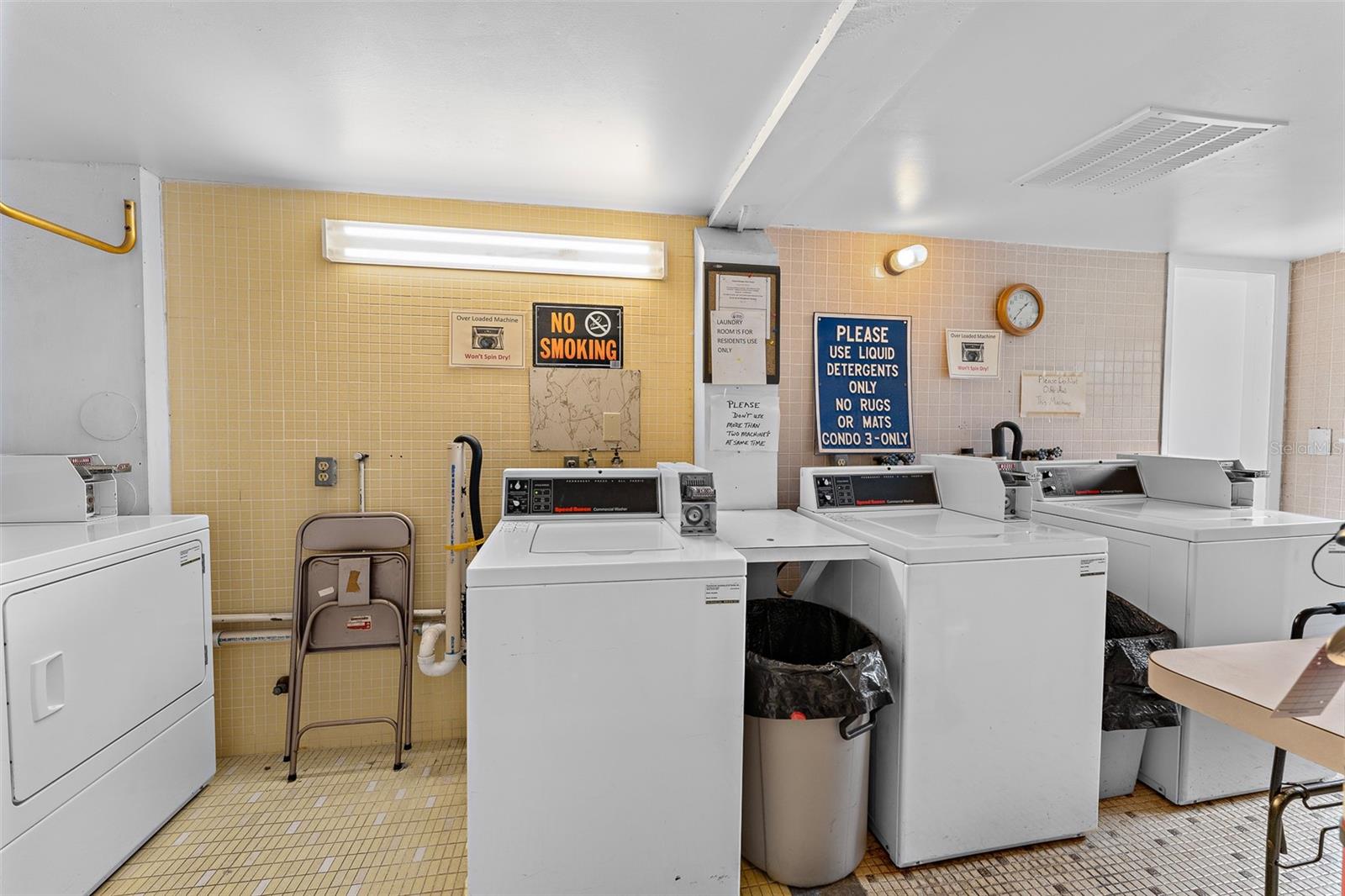 Listing photo id 21 for 4746 Azalea Drive 105c