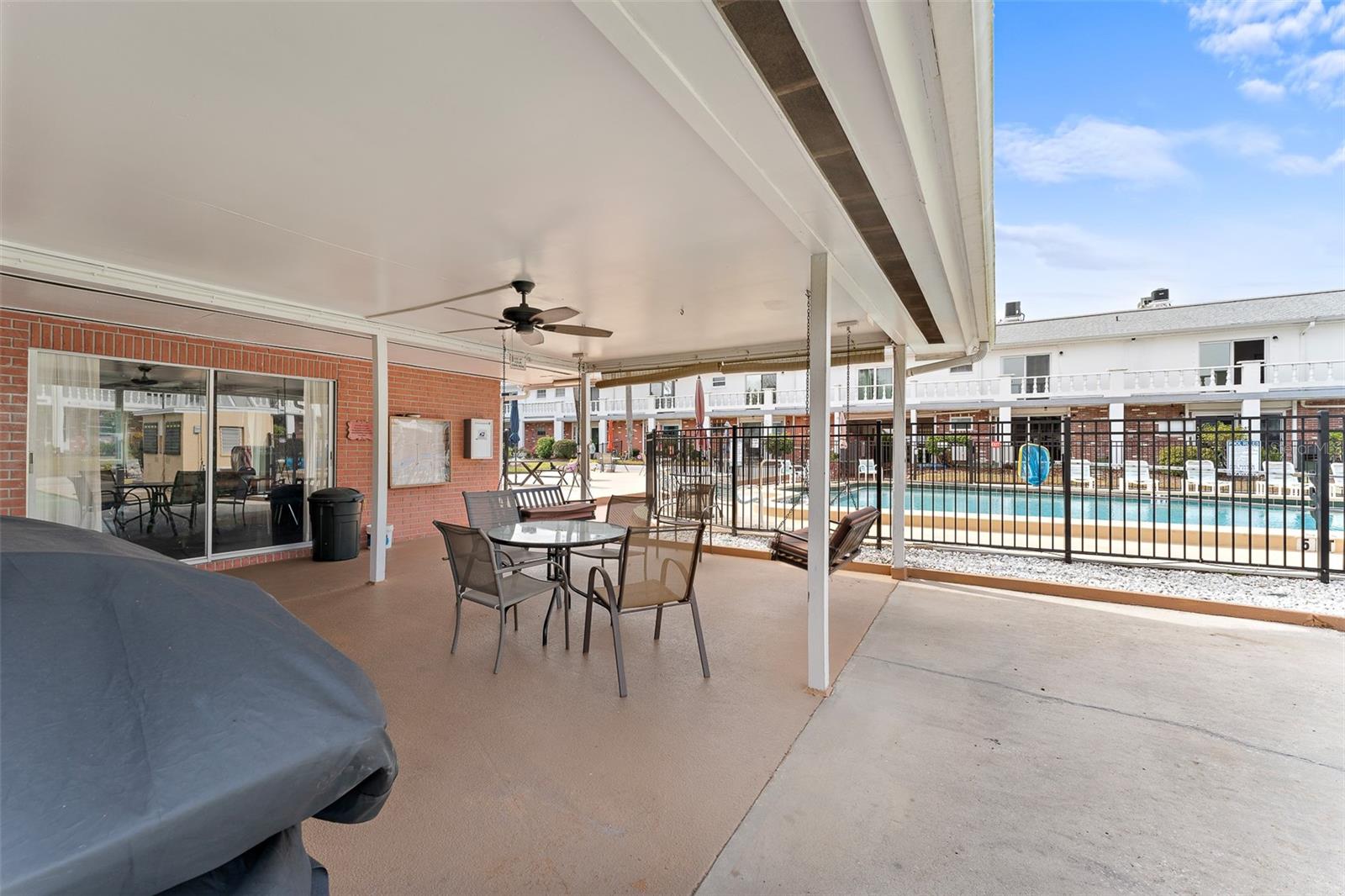 Listing photo id 25 for 4746 Azalea Drive 105c