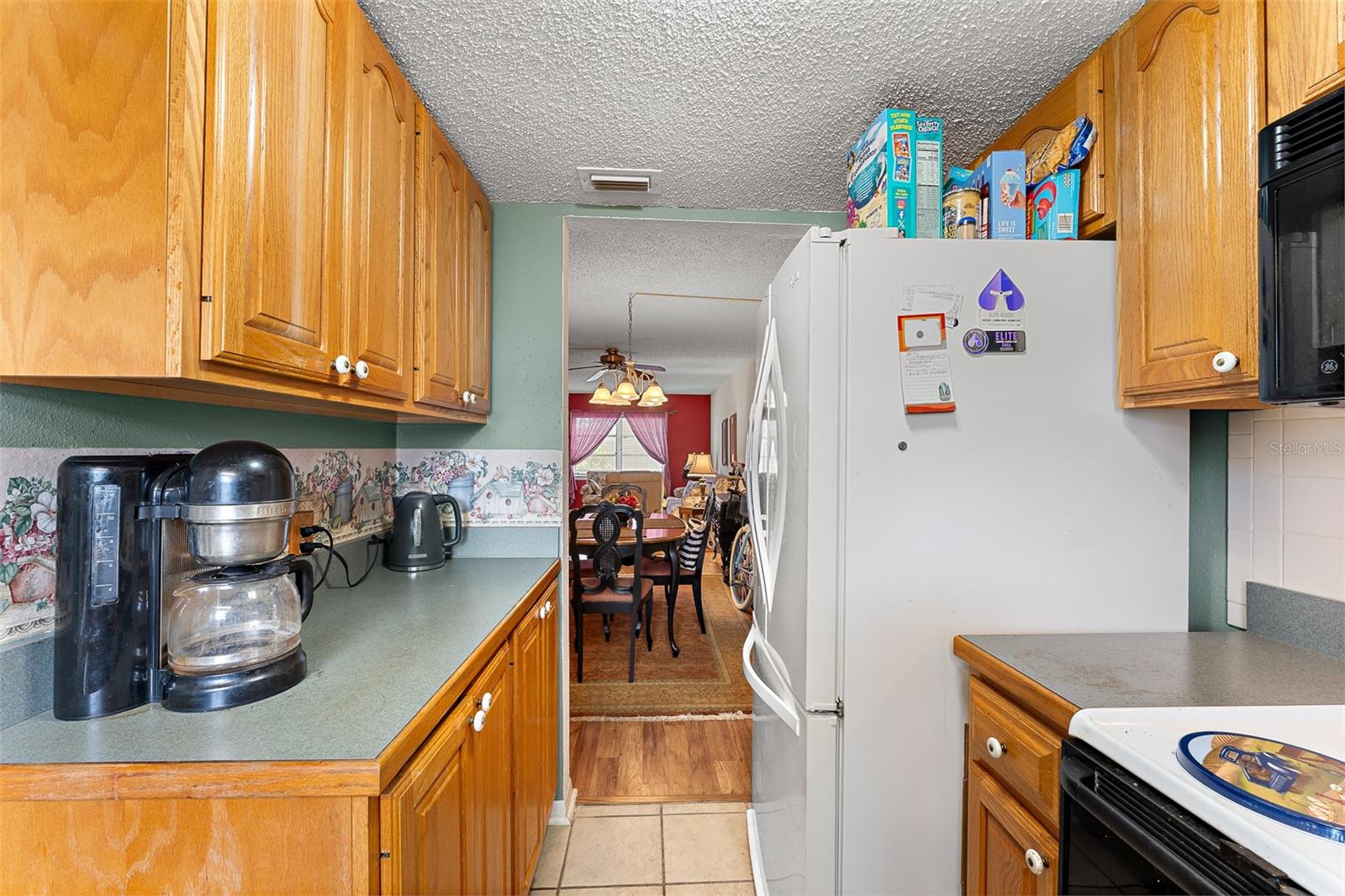 Listing photo id 4 for 4746 Azalea Drive 105c