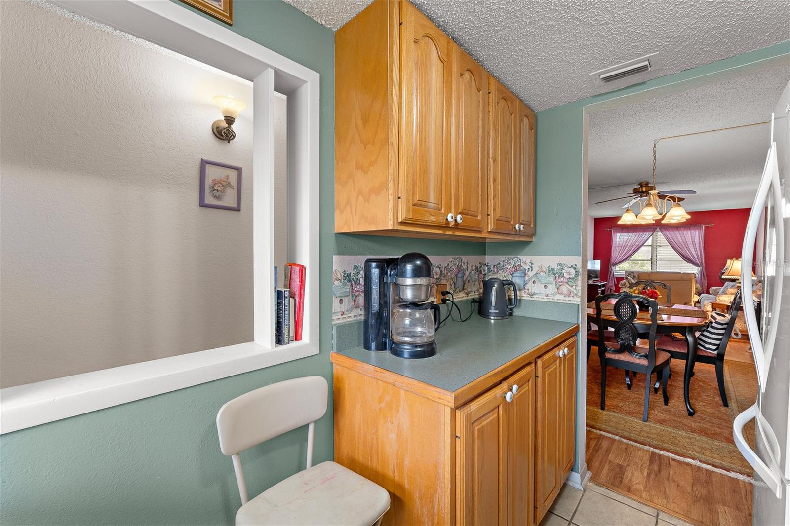 Listing photo id 5 for 4746 Azalea Drive 105c