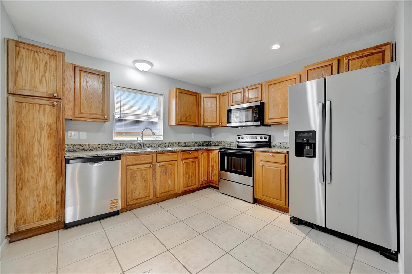 Image 15 of 38 For 4150 15th Avenue S