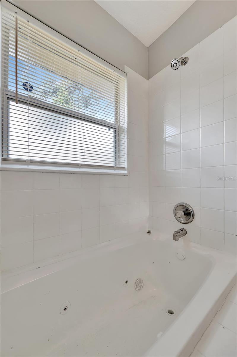 Image 23 of 38 For 4150 15th Avenue S