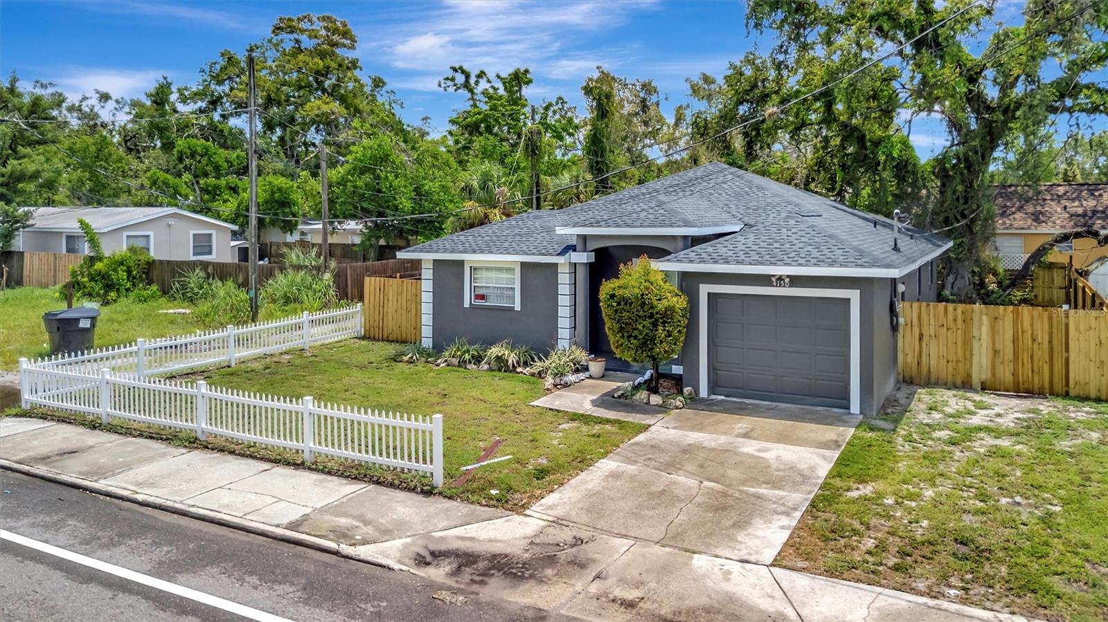 Image 4 of 38 For 4150 15th Avenue S