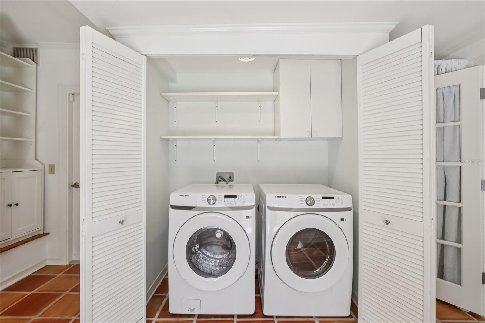 Listing photo id 10 for 4003 Obispo Street