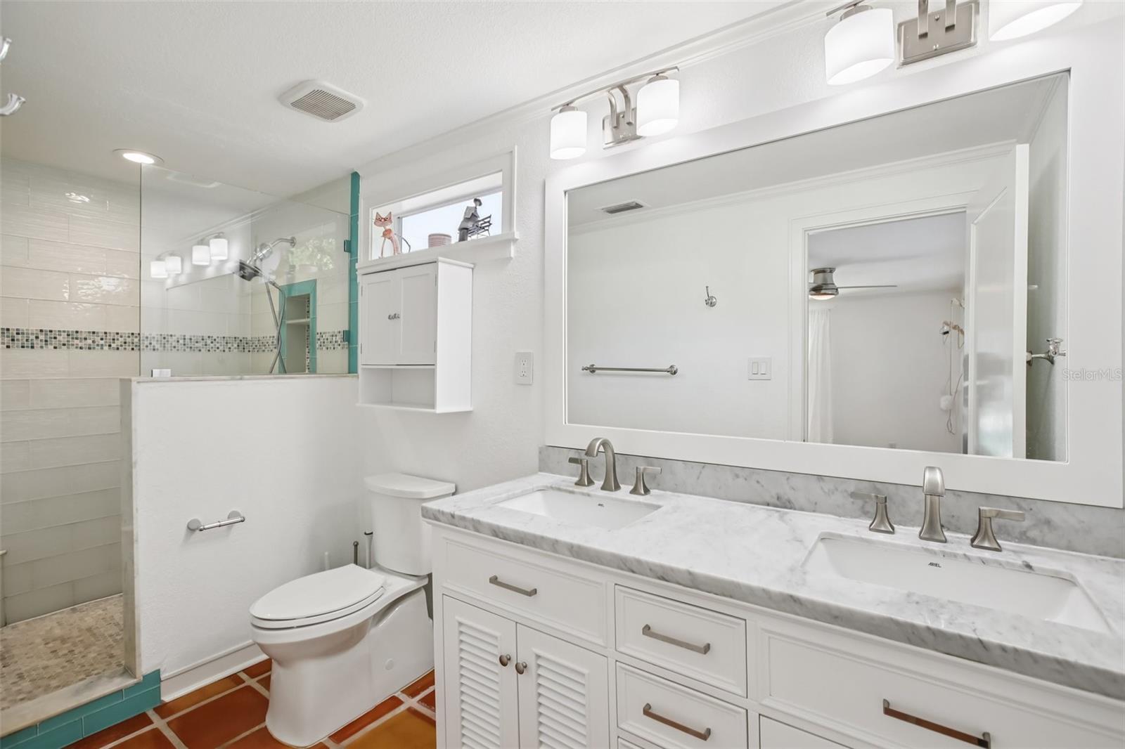 Listing photo id 17 for 4003 Obispo Street