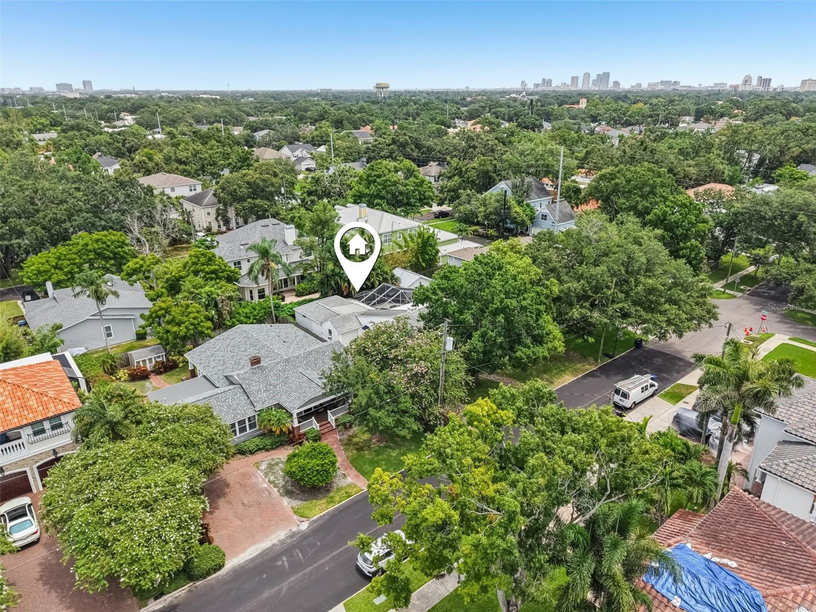 Listing photo id 35 for 4003 Obispo Street