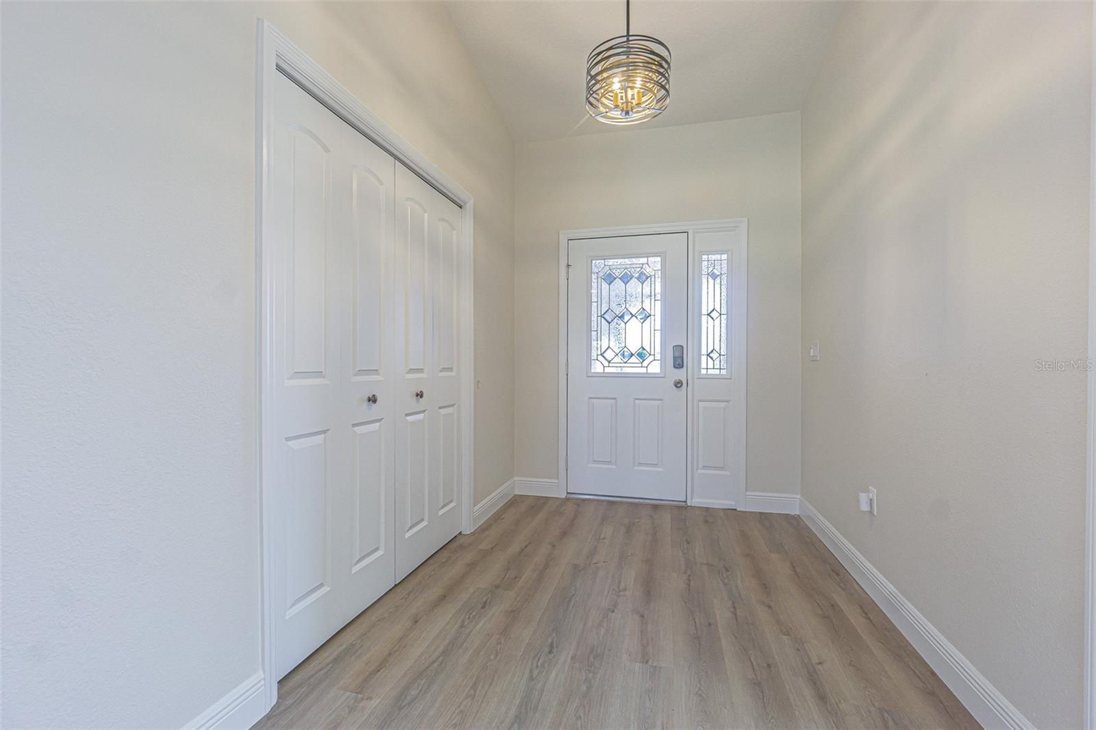 Listing photo id 15 for 6533 Brentwood Drive