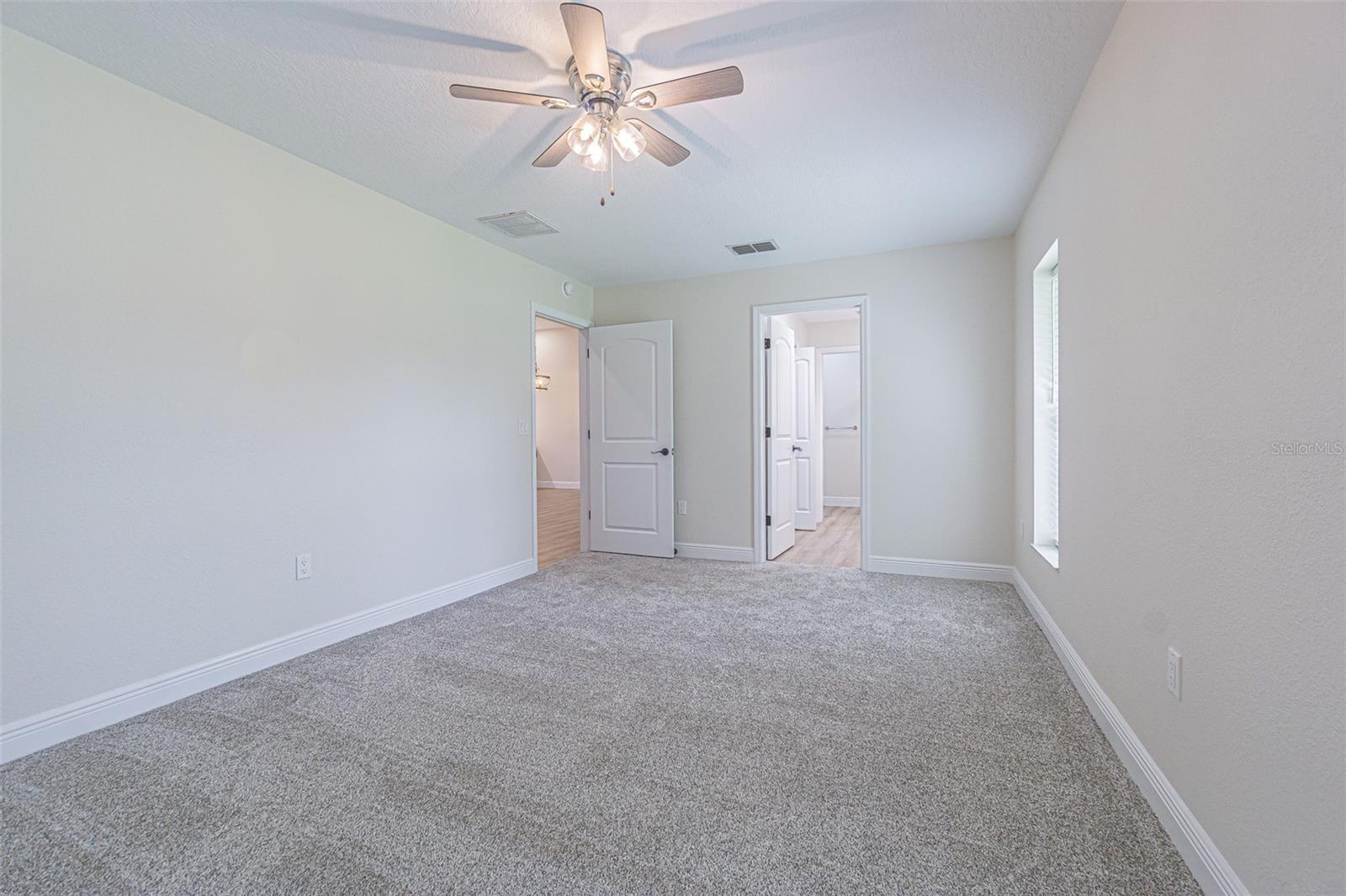 Listing photo id 17 for 6533 Brentwood Drive