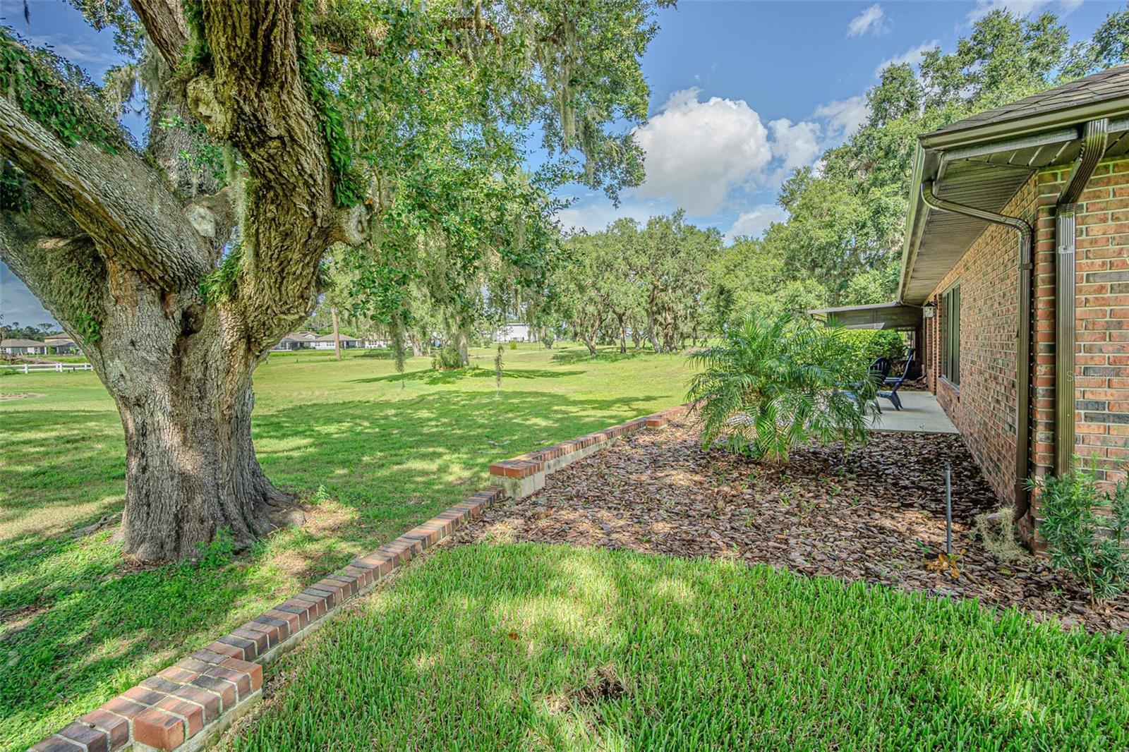 Listing photo id 23 for 6533 Brentwood Drive