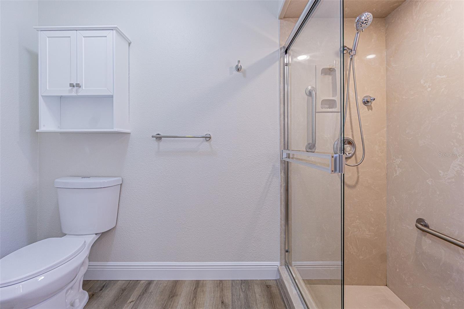 Listing photo id 27 for 6533 Brentwood Drive