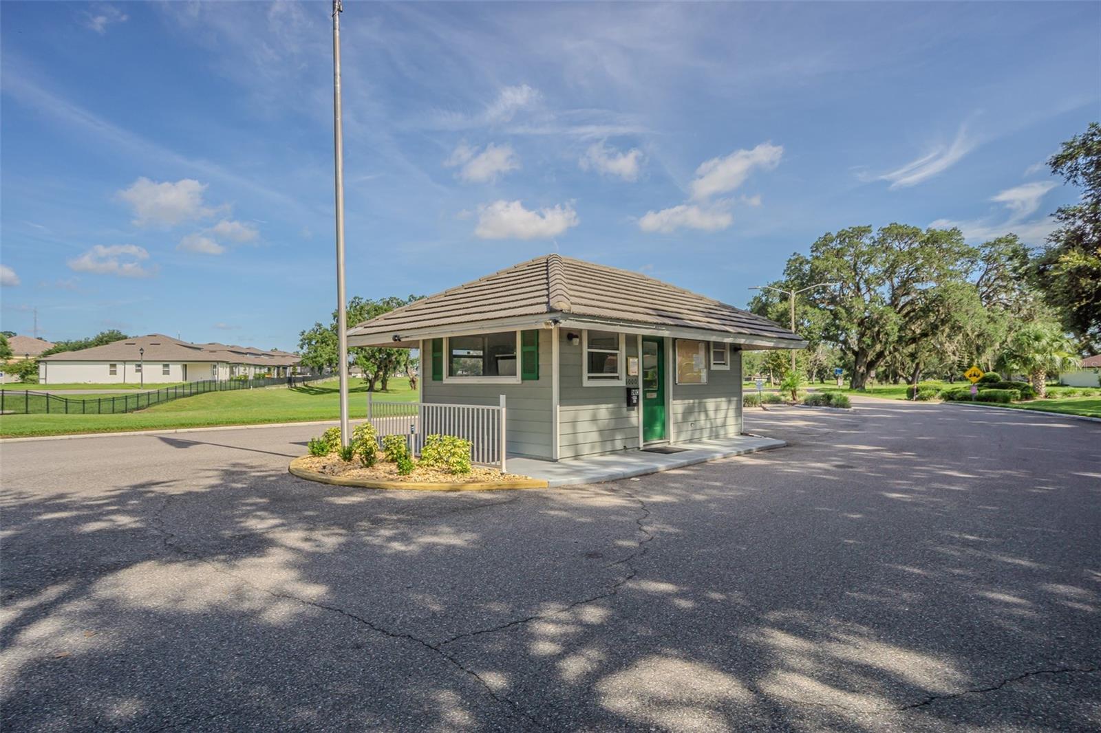 Listing photo id 37 for 6533 Brentwood Drive