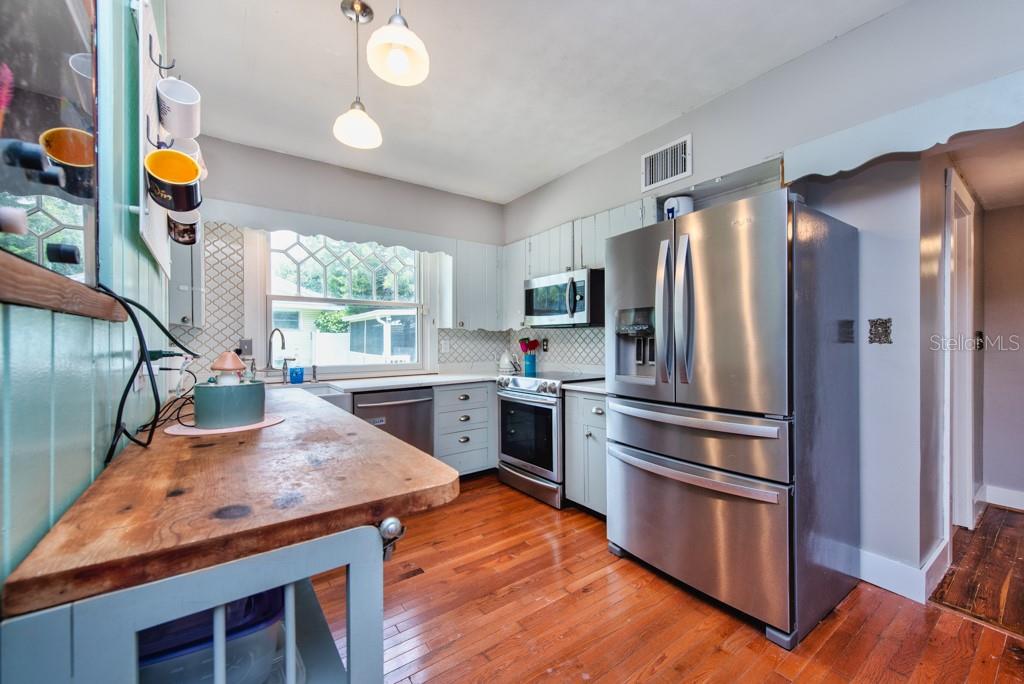 Image 15 of 54 For 7348 Grand Boulevard