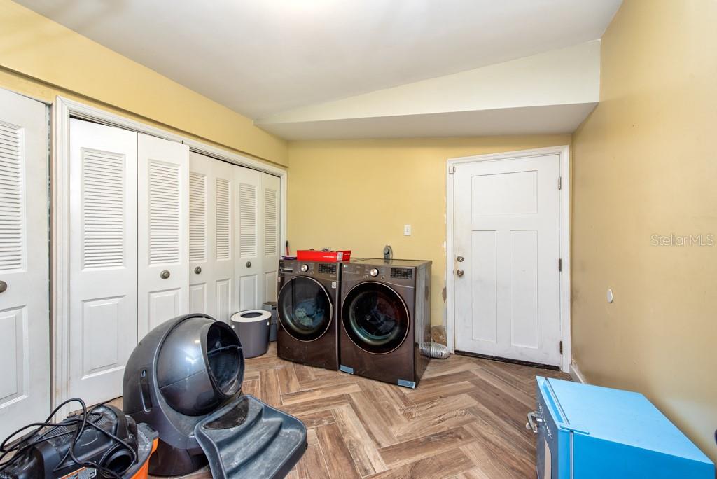 Image 31 of 54 For 7348 Grand Boulevard