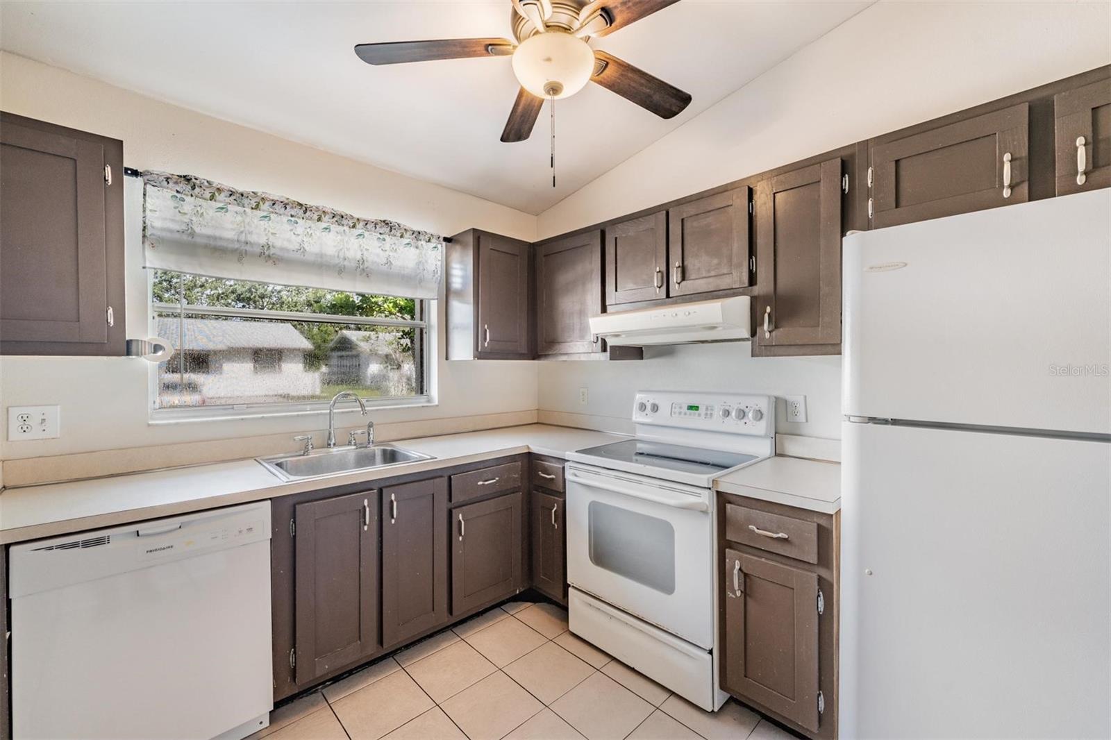 Image 11 of 27 For 3913 42nd Street W