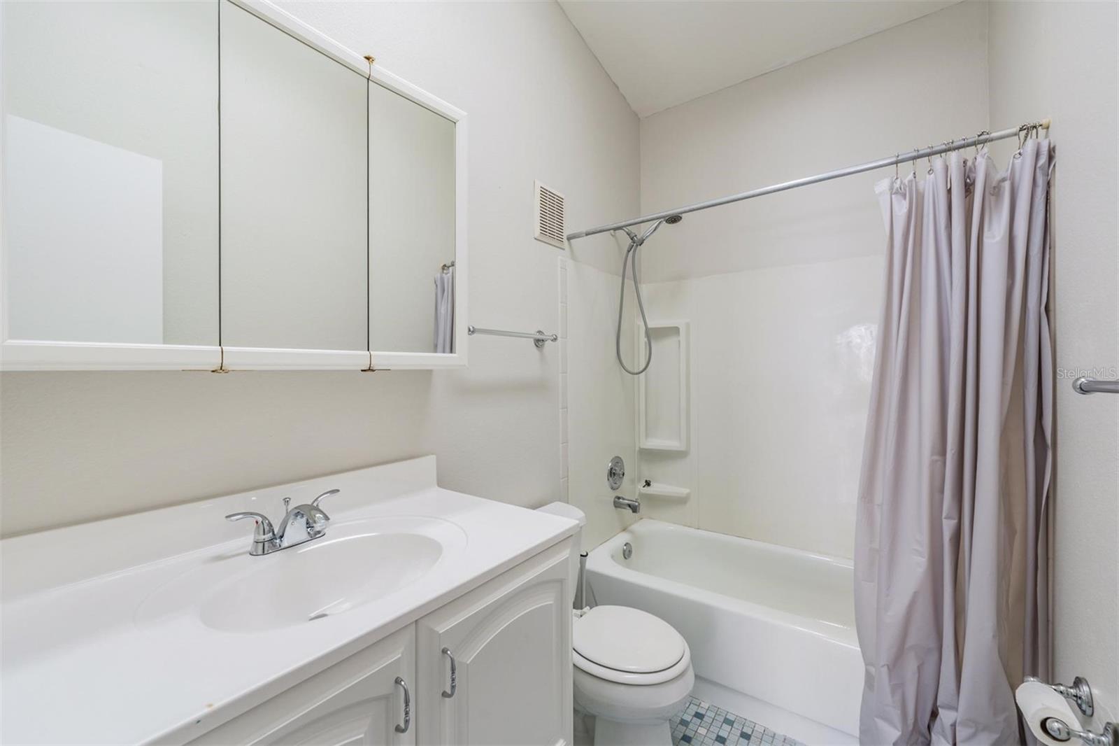Image 14 of 27 For 3913 42nd Street W